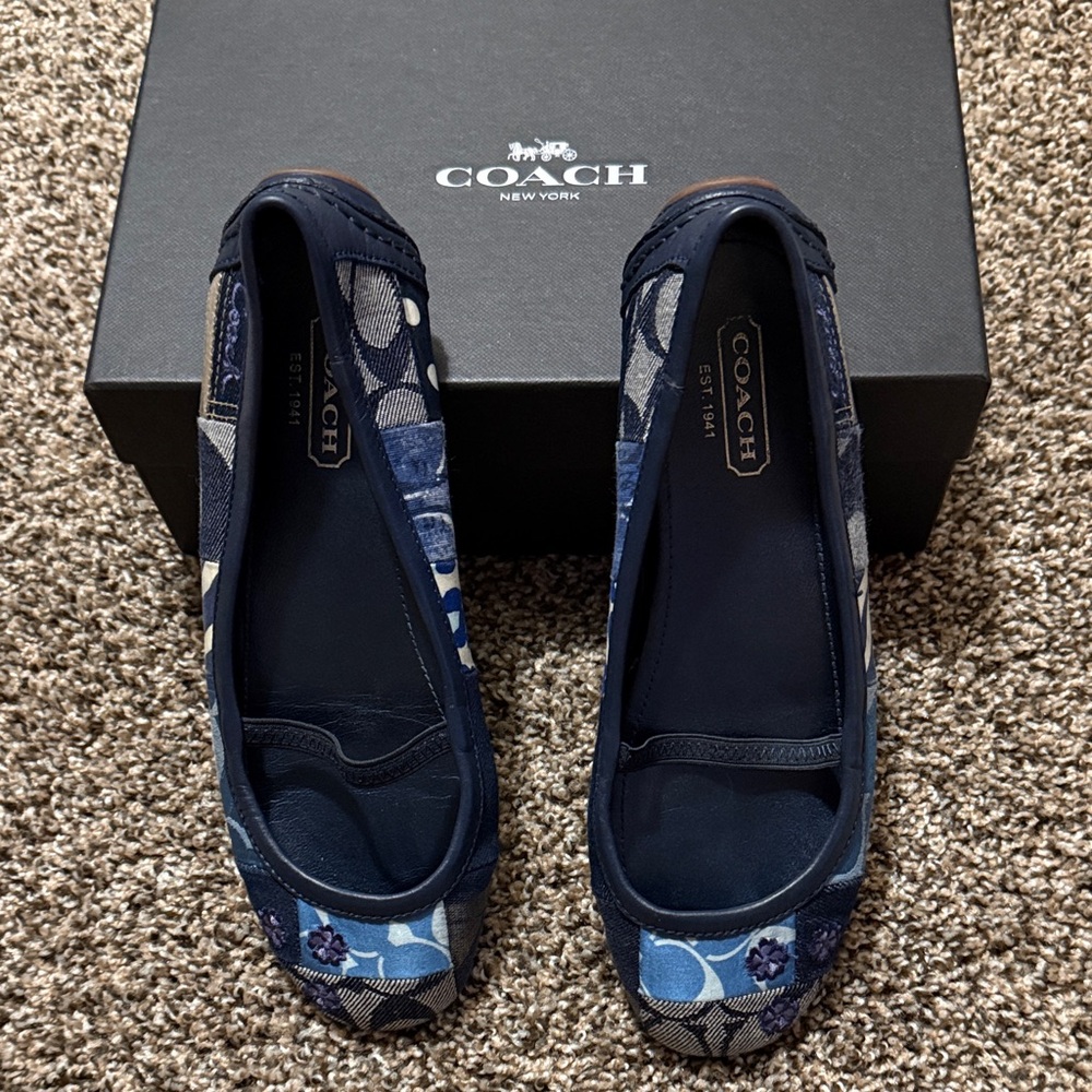 Coach Women's Navy and Floral Pattern Loafers
